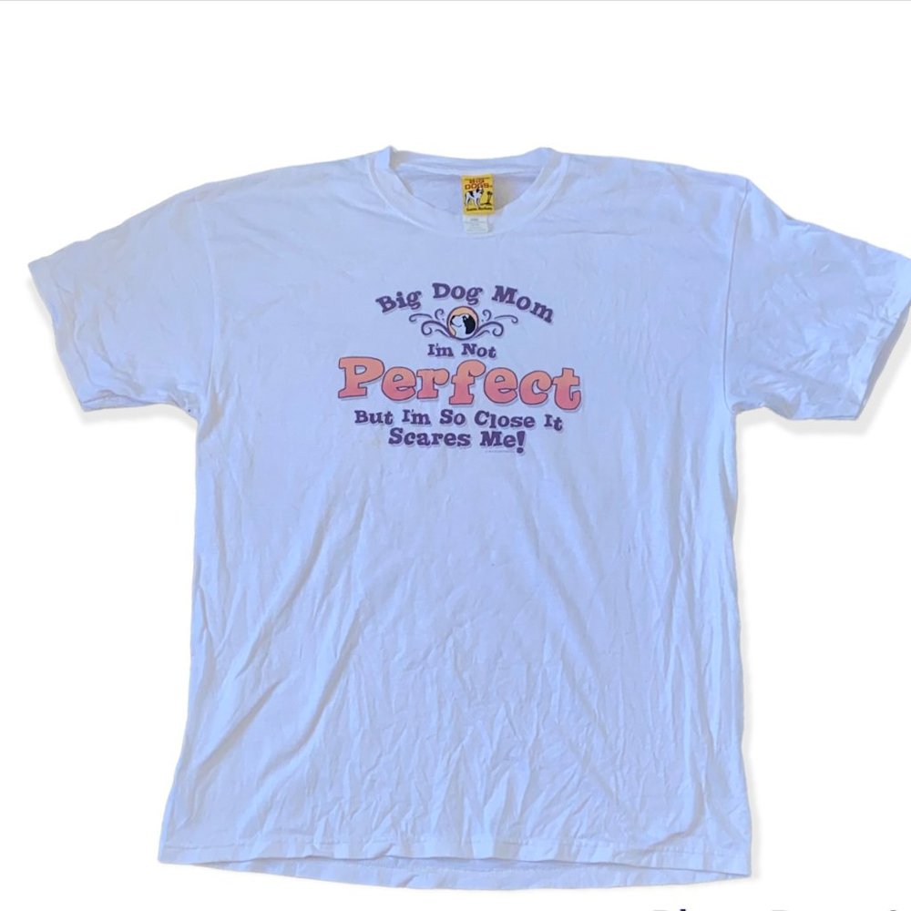 🏁 Big Dogs 'Dog Mom' T-Shirt 🏁